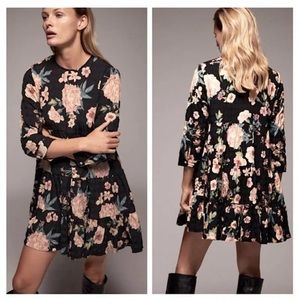 Zara floral baby doll ruffled adorable dress. So cute and flattering!